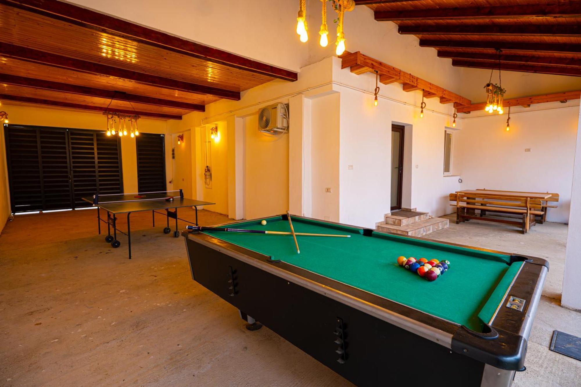 Aly&Emy Villa Caransebes Exterior photo